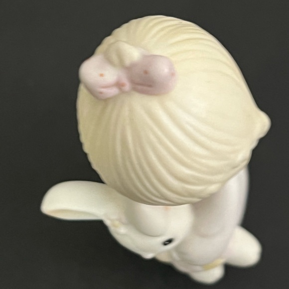 Vintage (1982) Precious Moments Ceramic Figurine - Picture 5 of 6